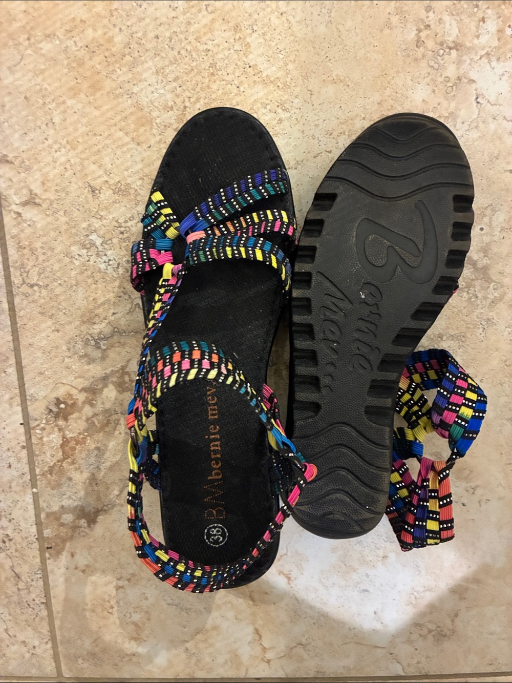 bernie mev. Black Multi-Strap Elastic Sandal - Black/Multi
